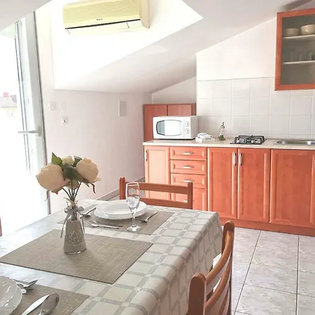 Ana