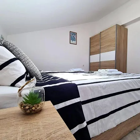Ana Apartmán *